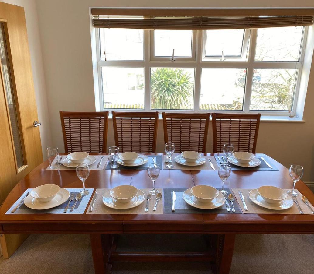 Bournemouth Beachfront Retreat 3 Bedroom 3 Bathroom Seaside B&B With Free Parking Exterior foto