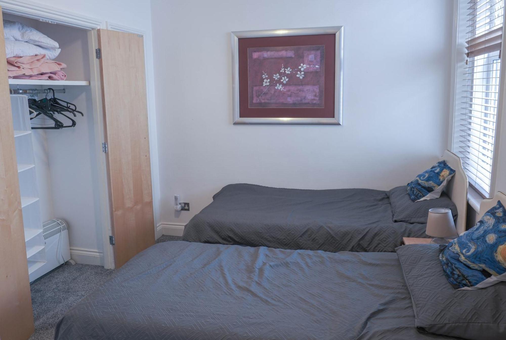 Bournemouth Beachfront Retreat 3 Bedroom 3 Bathroom Seaside B&B With Free Parking Exterior foto